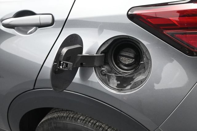 Used 2024 Nissan Kicks SV FWD image 15