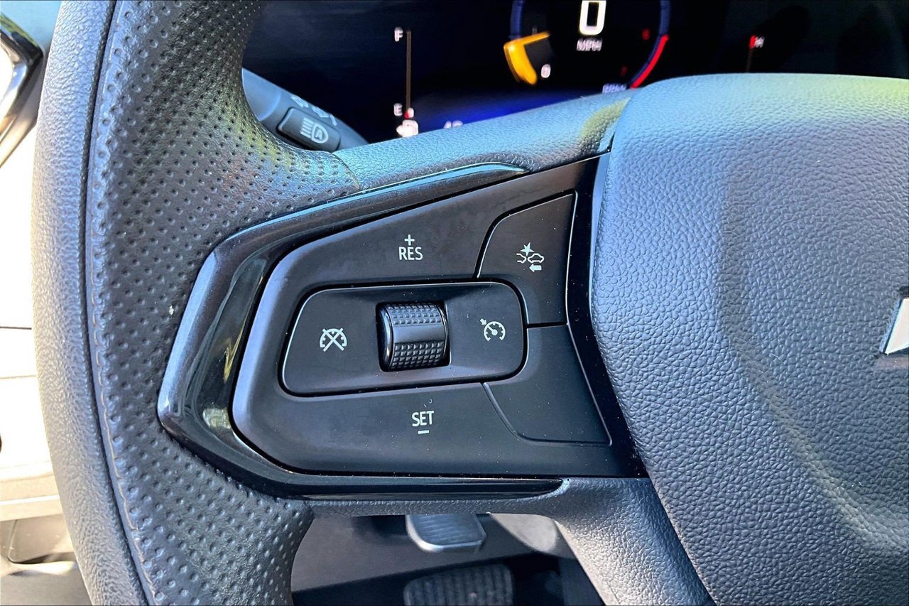 Used 2025 Chevrolet TrailBlazer LT AWD/4WD image 26