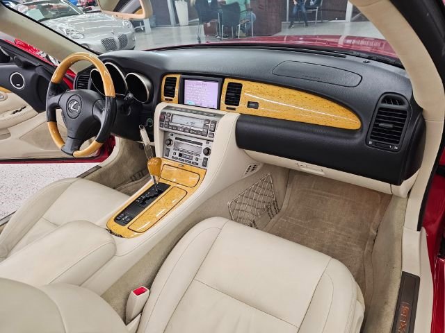 Used 2004 Lexus SC 430 Convertible image 14