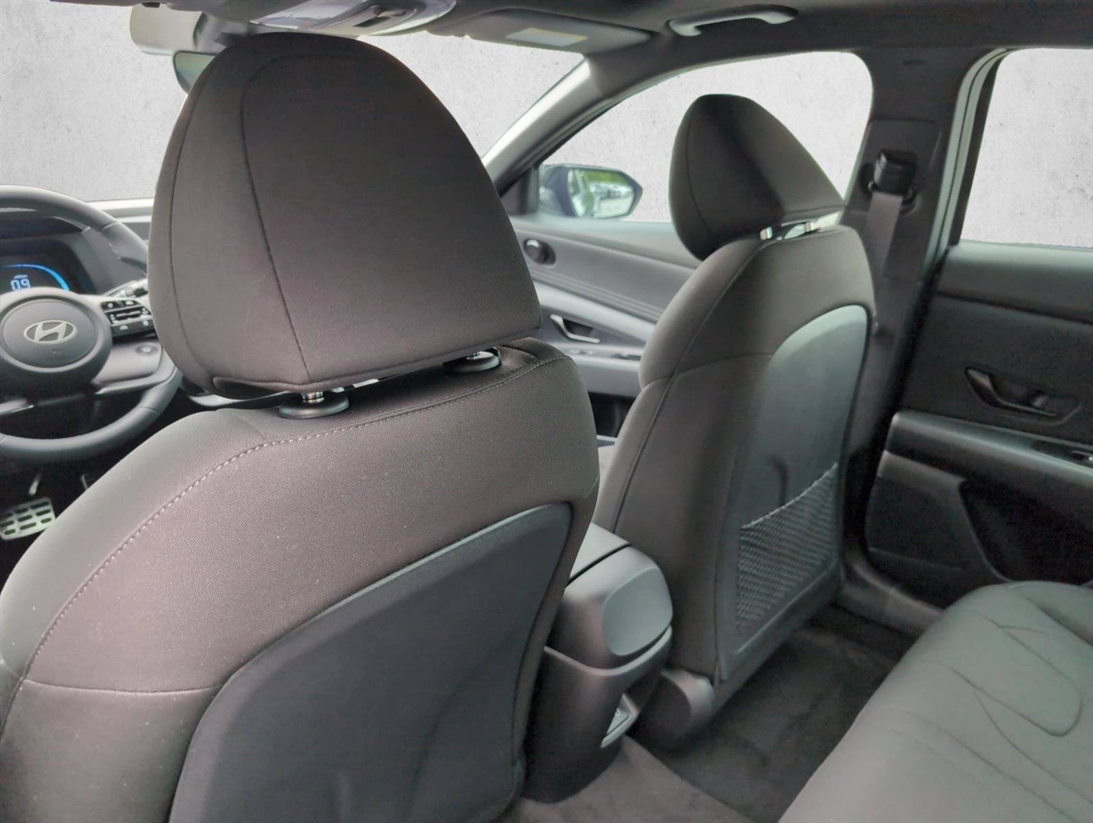 New 2026 Hyundai Elantra SEL Sport FWD image 16