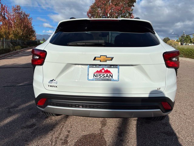 Used 2025 Chevrolet Trax LT w/ LT Convenience Package FWD image 6