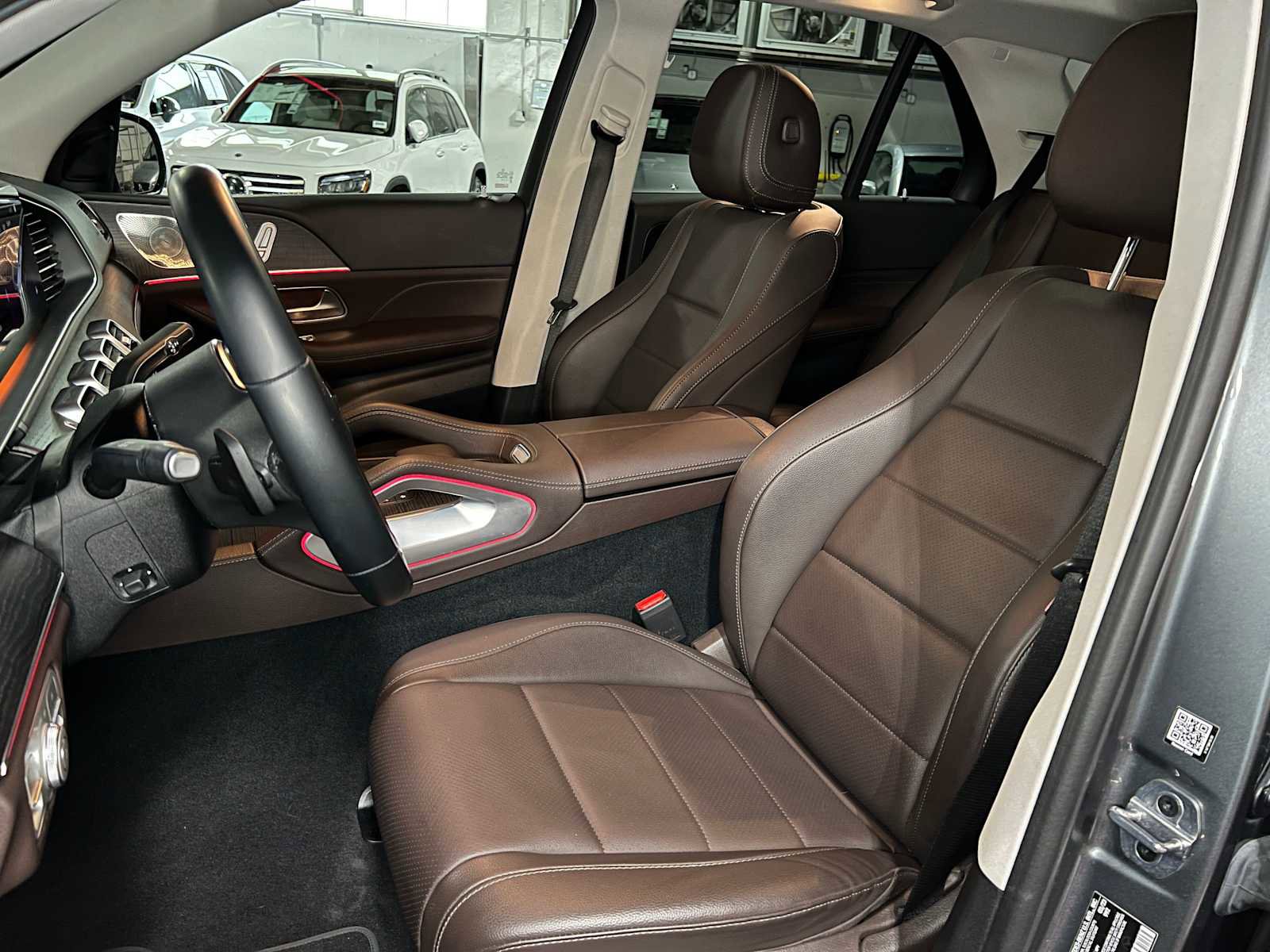 Used 2023 Mercedes-Benz GLE 450 4MATIC w/ AMG Line Exterior image 25