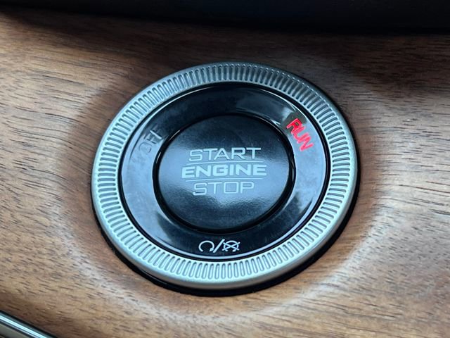 Used 2025 Jeep Grand Cherokee Summit AWD/4WD image 34