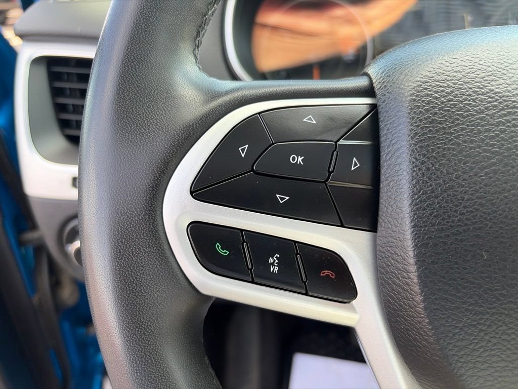 Certified 2022 Jeep Cherokee Latitude w/ Sun & Sound Group AWD/4WD image 29