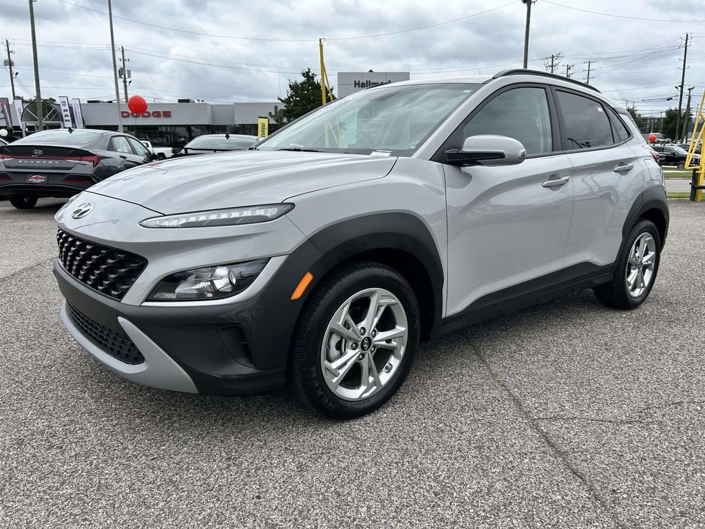 Used 2023 Hyundai Kona SEL w/ Cargo Package FWD image 5