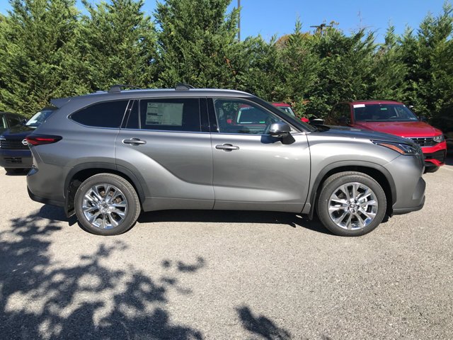 New 2026 Toyota Highlander Limited AWD/4WD image 9