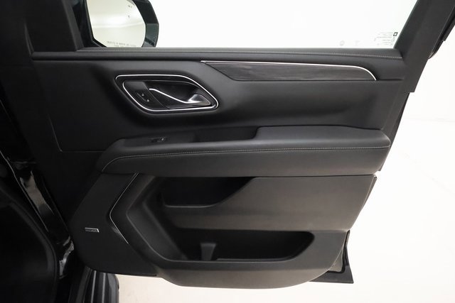 Used 2023 GMC Yukon SLT w/ SLT Premium Package image 28