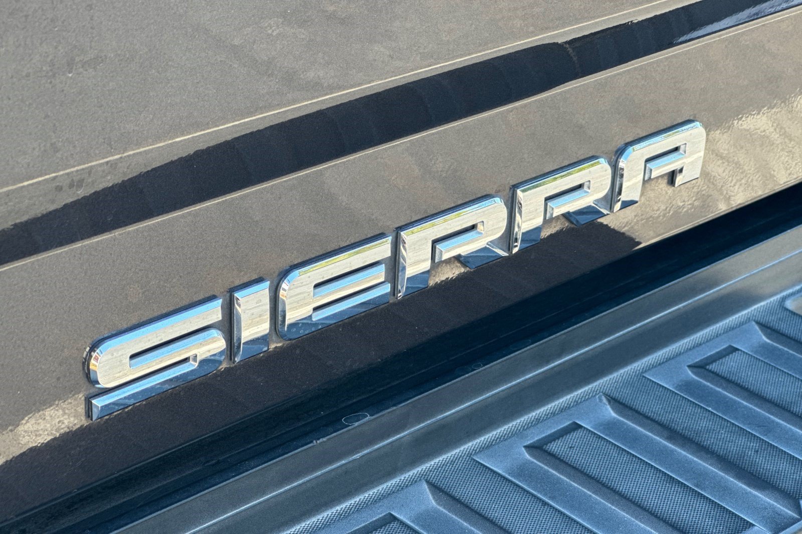Used 2015 GMC Sierra 2500 Denali w/ Duramax Plus Package AWD/4WD image 39