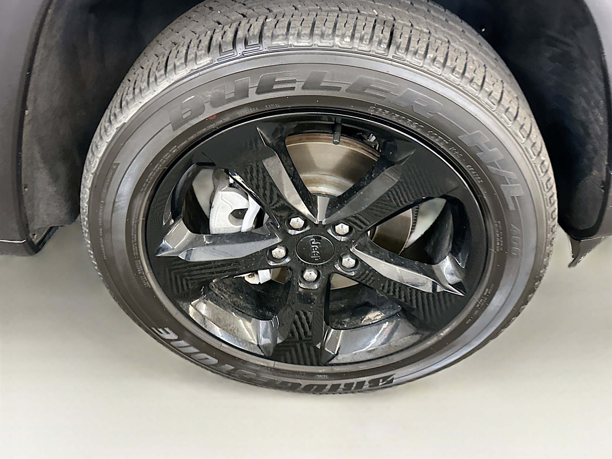 Used 2023 Jeep Grand Cherokee Altitude image 11