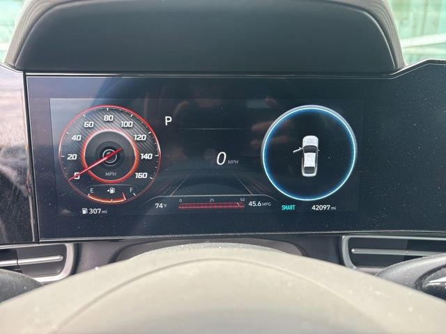 Used 2023 Hyundai Elantra SEL w/ Convenience Package image 2