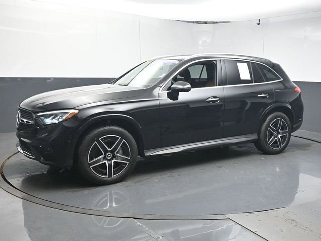 Used 2025 Mercedes-Benz GLC 300 image 4