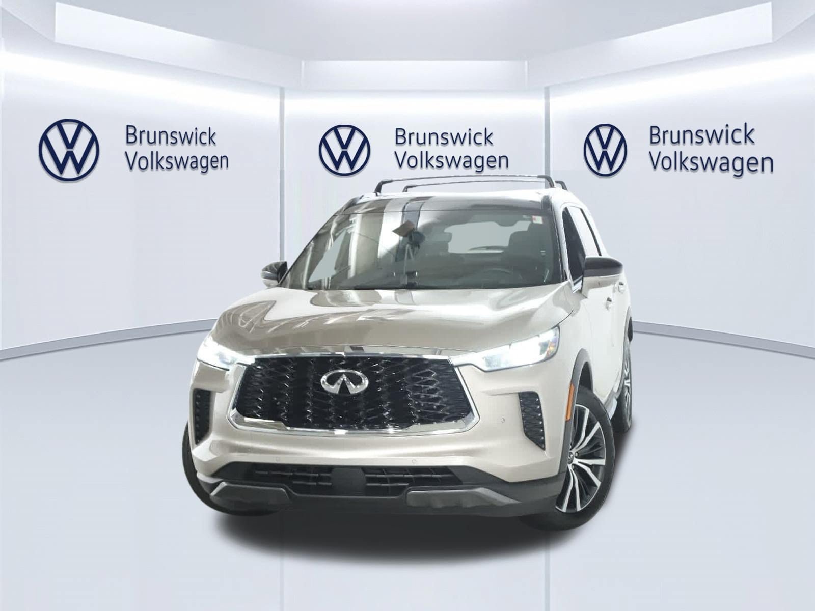Used 2023 INFINITI QX60 Autograph w/ Cargo Package AWD/4WD image 3