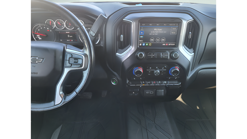 Used 2021 Chevrolet Silverado 1500 RST w/ Bed Protection Package AWD/4WD image 12