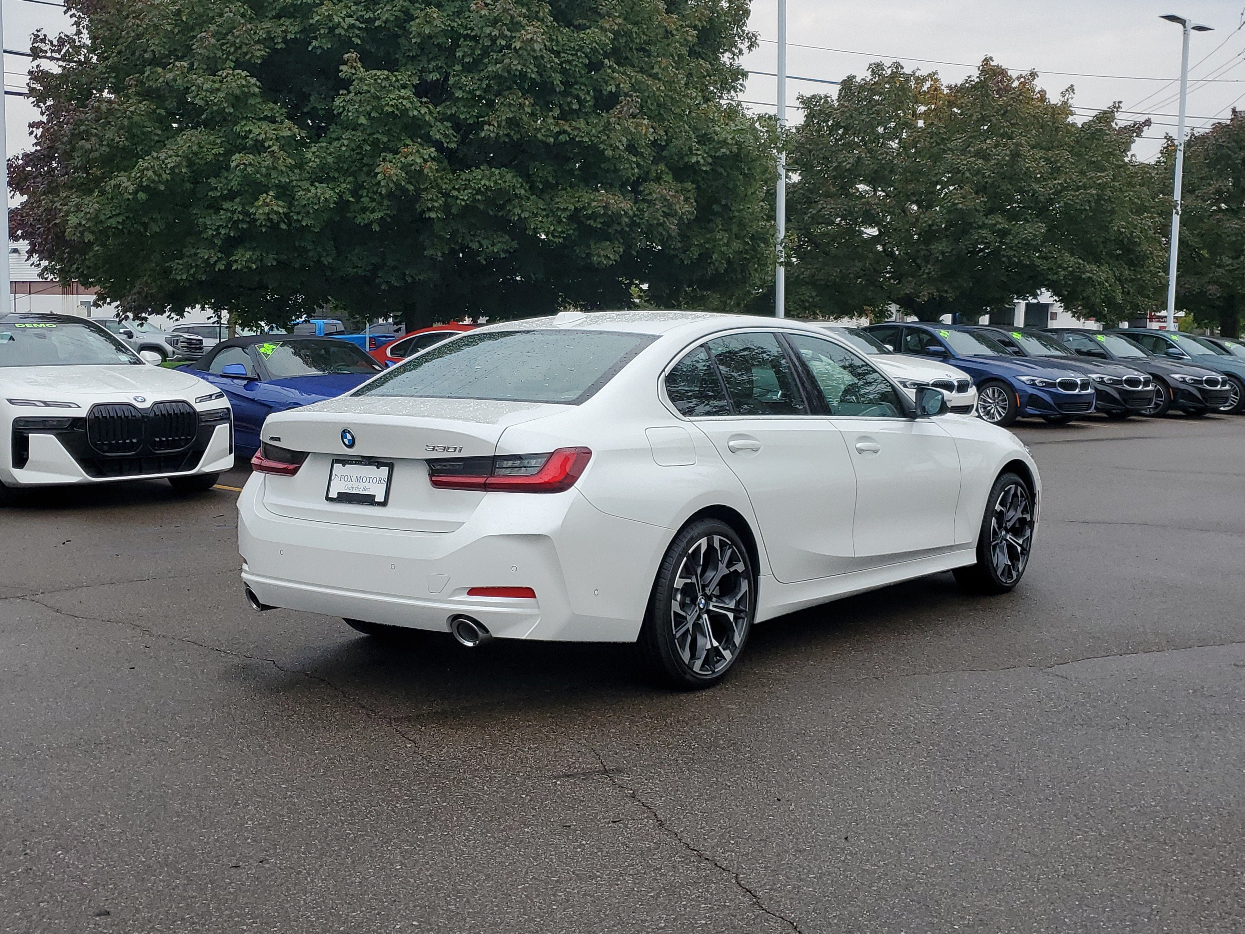 New 2026 BMW 330i xDrive Sedan w/ Premium Package AWD/4WD image 5