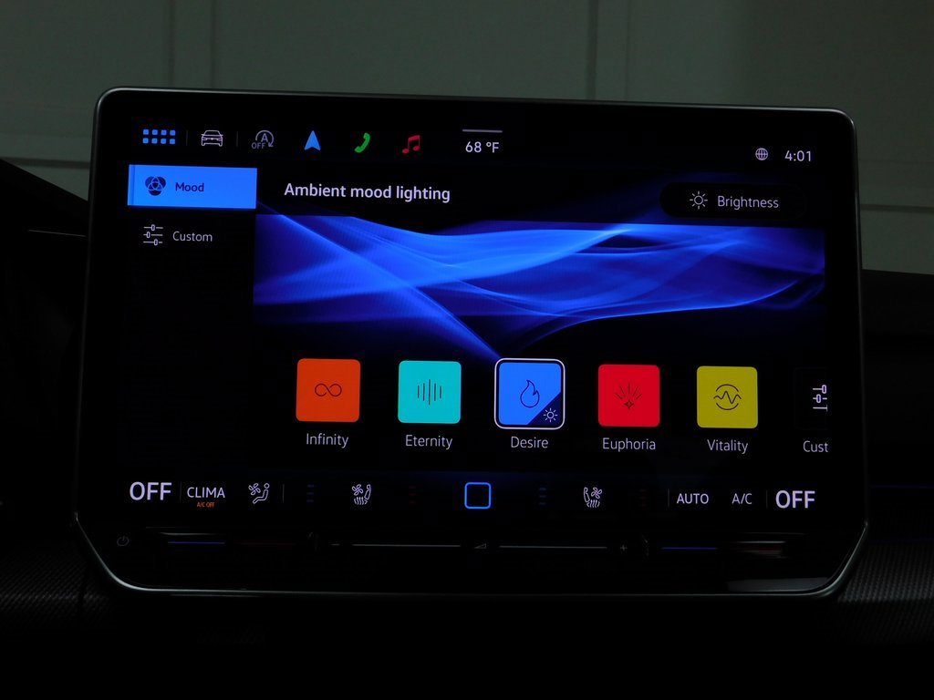 Used 2025 Volkswagen Golf image 75