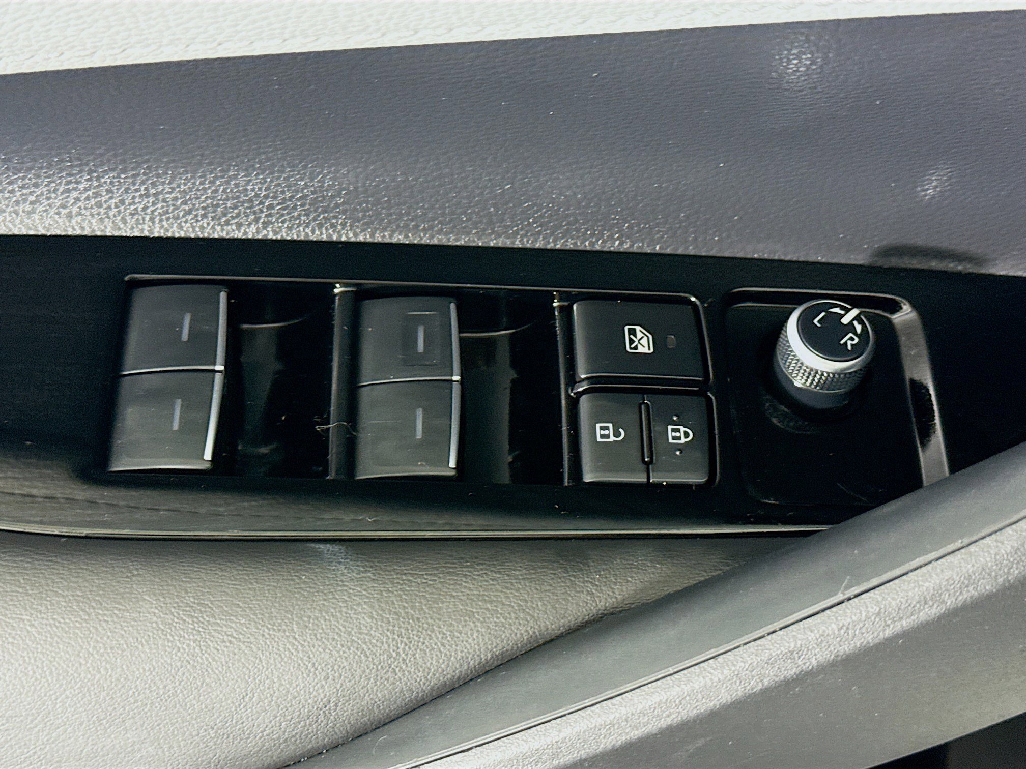 Used 2019 Toyota Corolla SE image 24