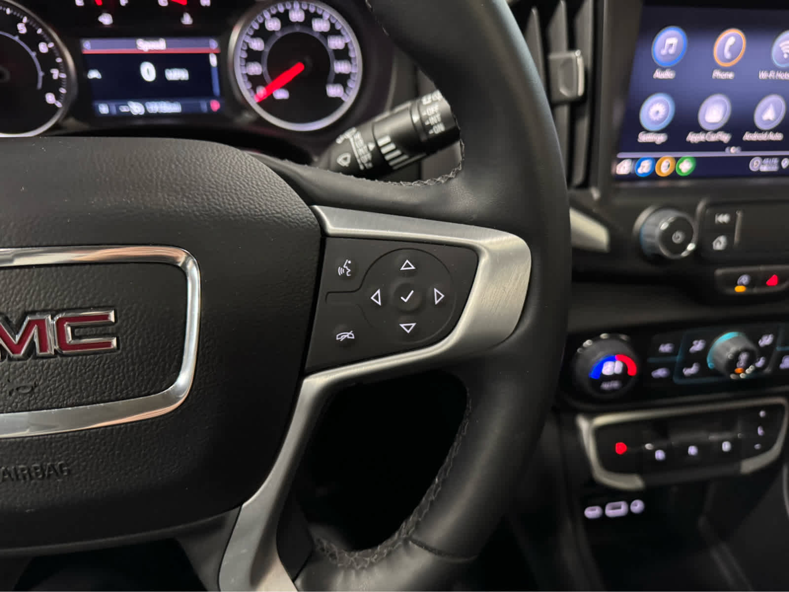 Certified 2024 GMC Terrain SLT w/ Elevation Edition image 21