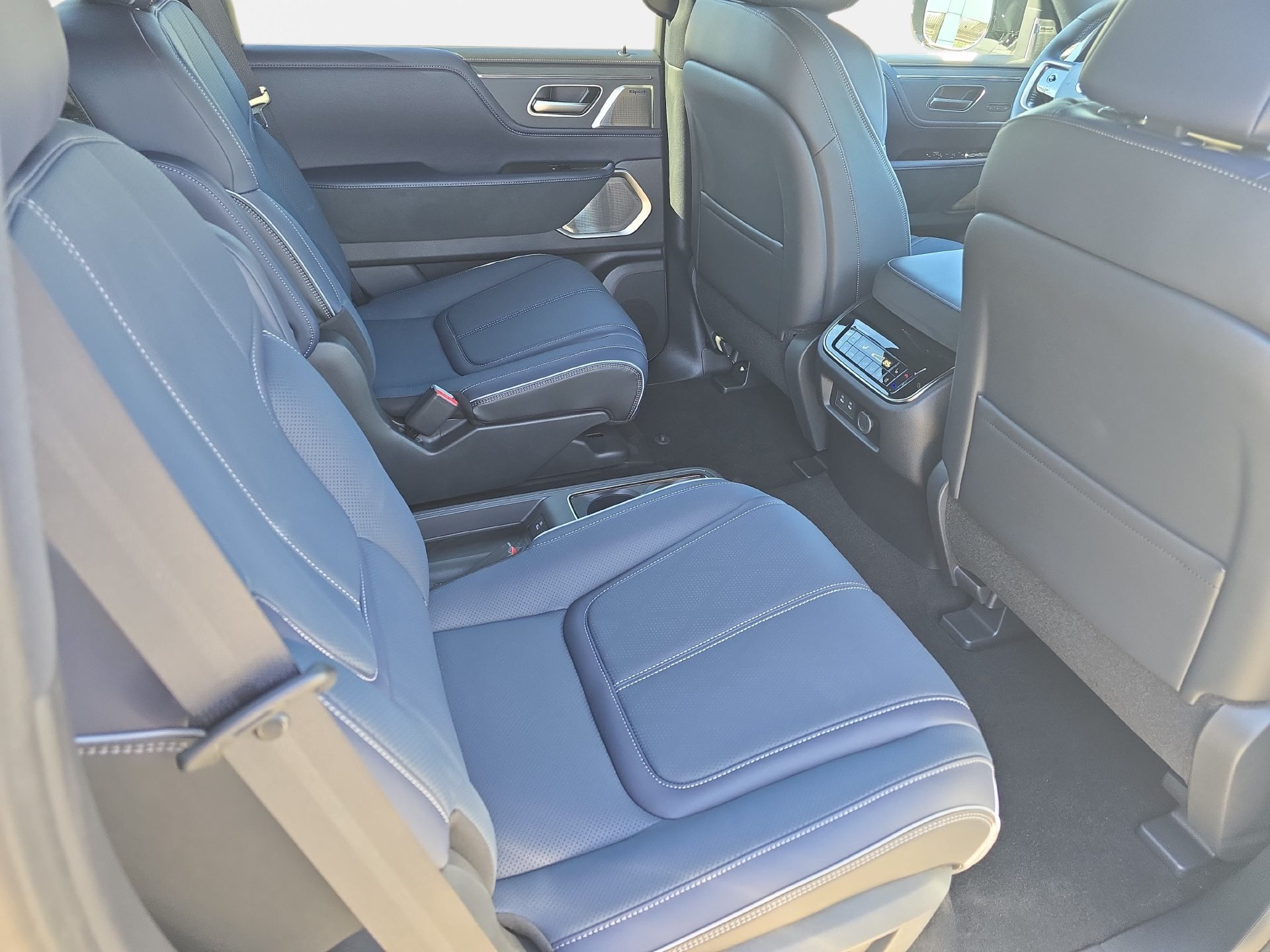 New 2026 INFINITI QX80 4WD image 11