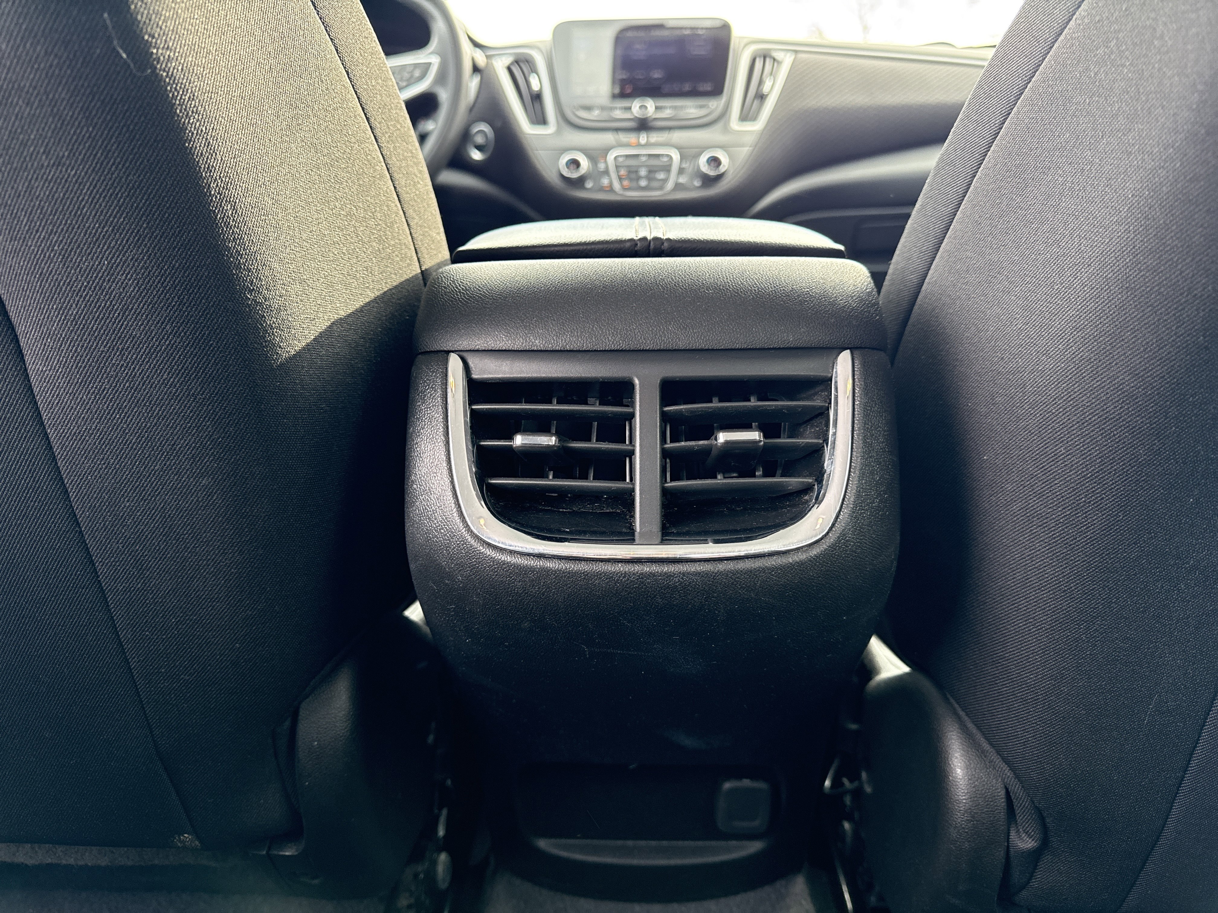 Used 2023 Chevrolet Malibu LT image 32