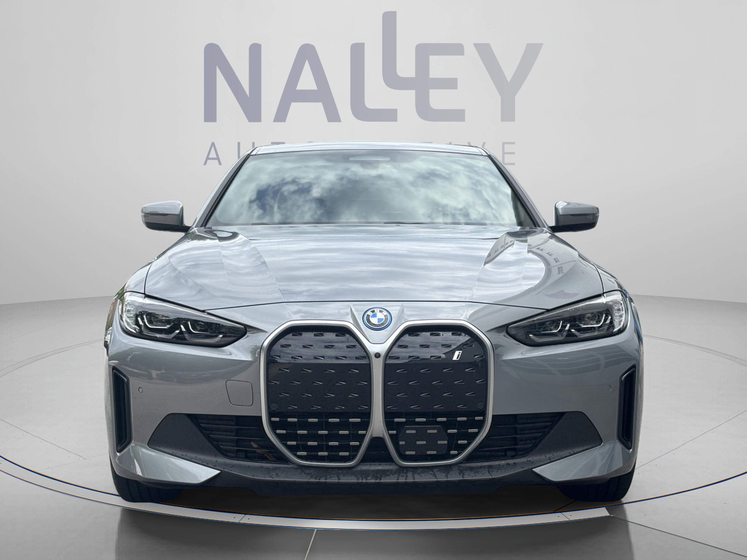 Used 2023 BMW i4 eDrive35 RWD image 9