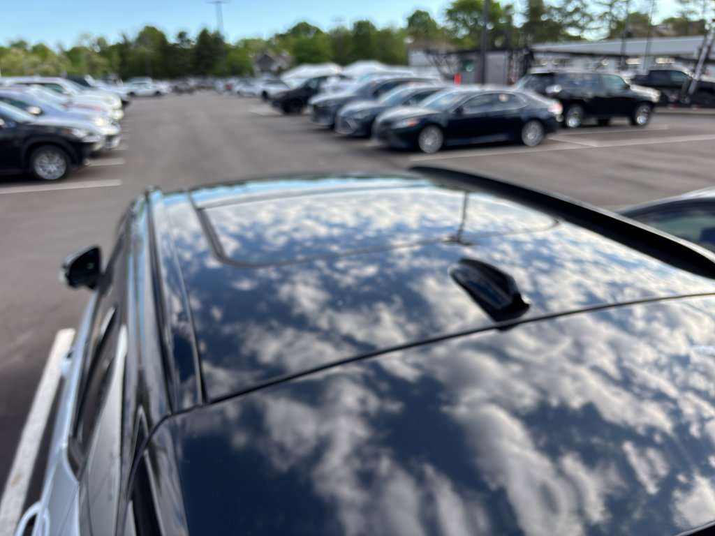 Used 2021 Volvo XC40 T5 R-Design w/ Advanced Package image 5