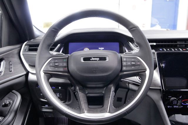 Used 2024 Jeep Grand Cherokee Limited 4xe w/ Luxury Tech Group II image 15