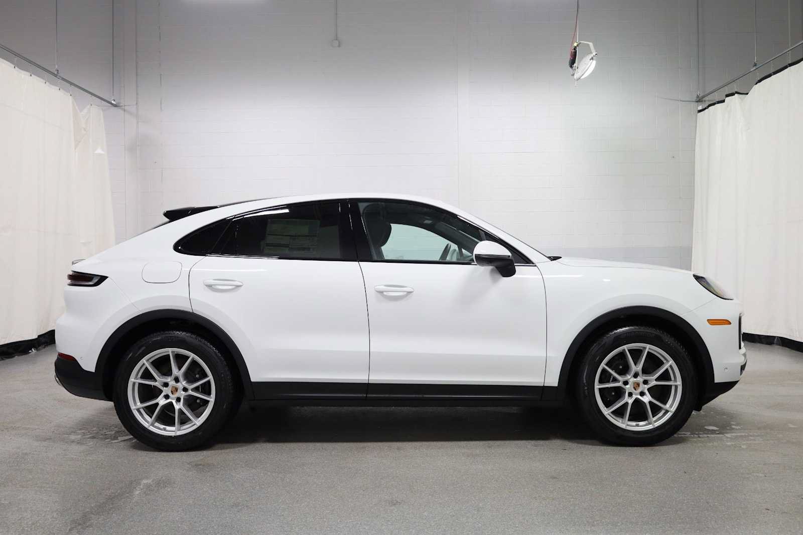 New 2026 Porsche Cayenne Coupe AWD/4WD image 10