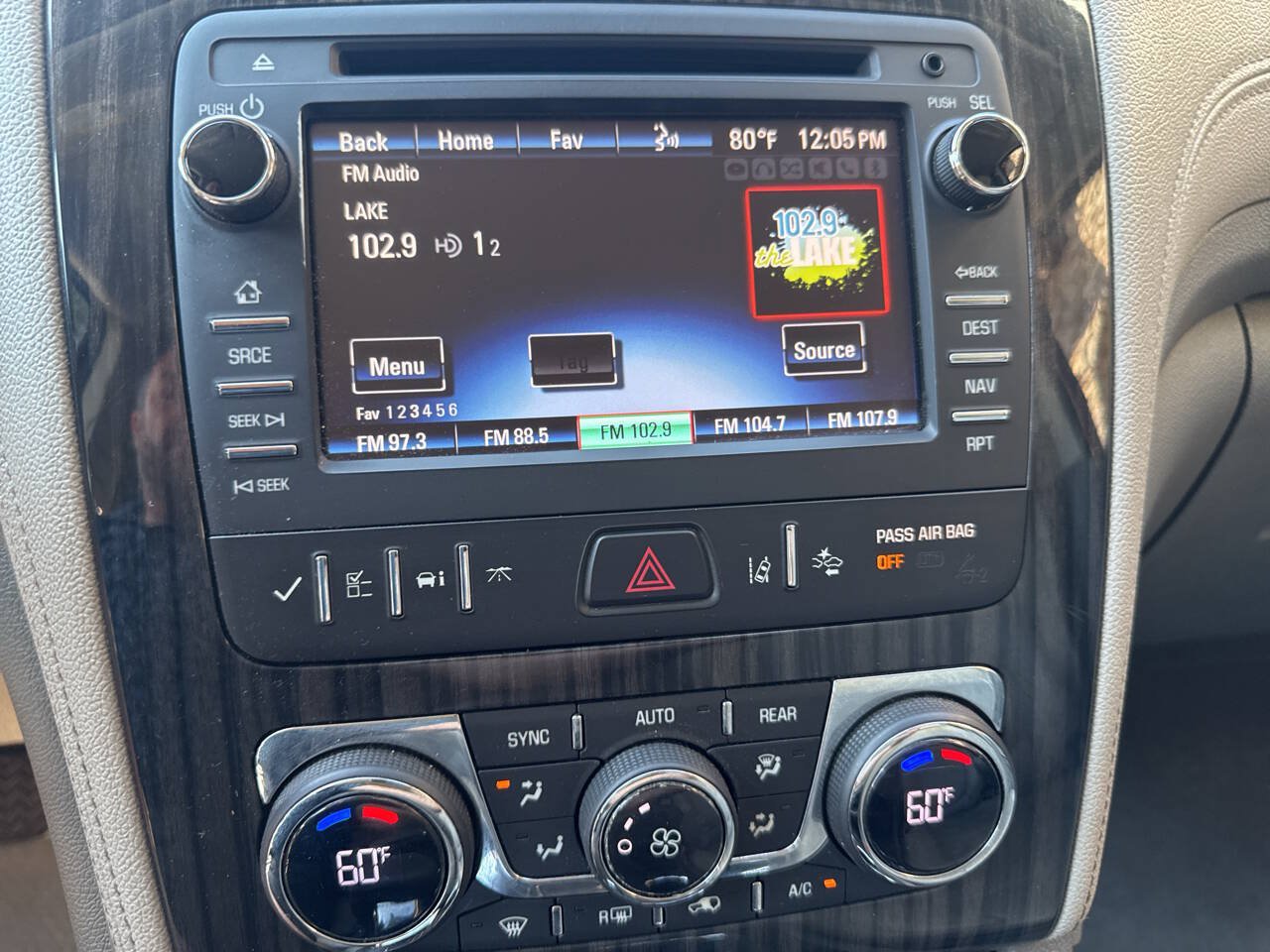 Used 2014 Chevrolet Traverse LTZ AWD/4WD image 24