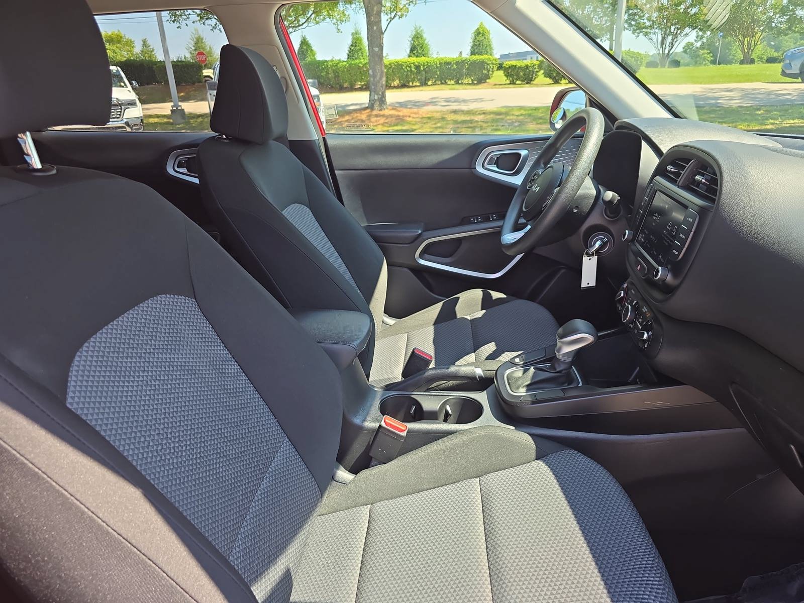 Used 2022 Kia Soul LX FWD image 10