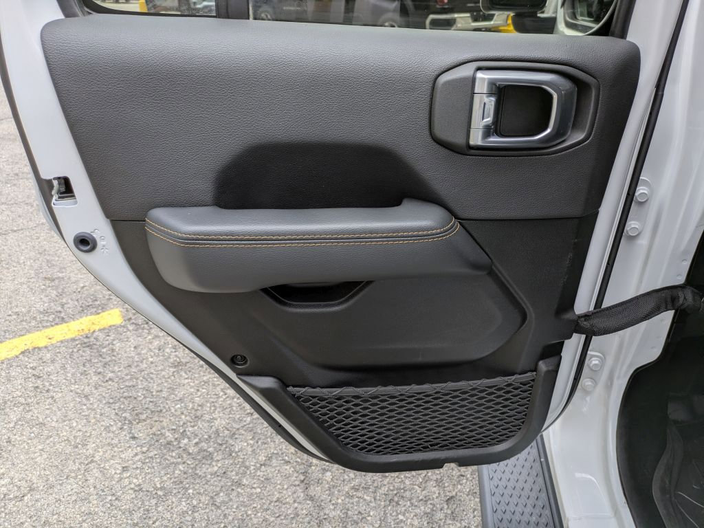 Used 2022 Jeep Gladiator Overland image 29