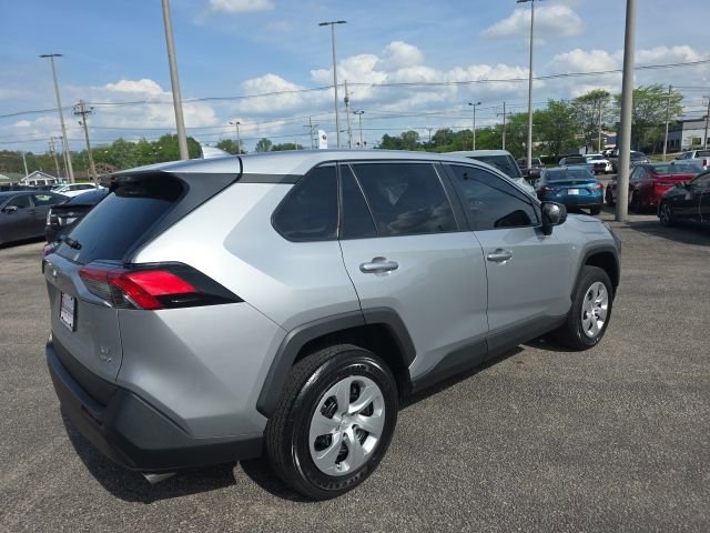 Used 2023 Toyota RAV4 LE image 4