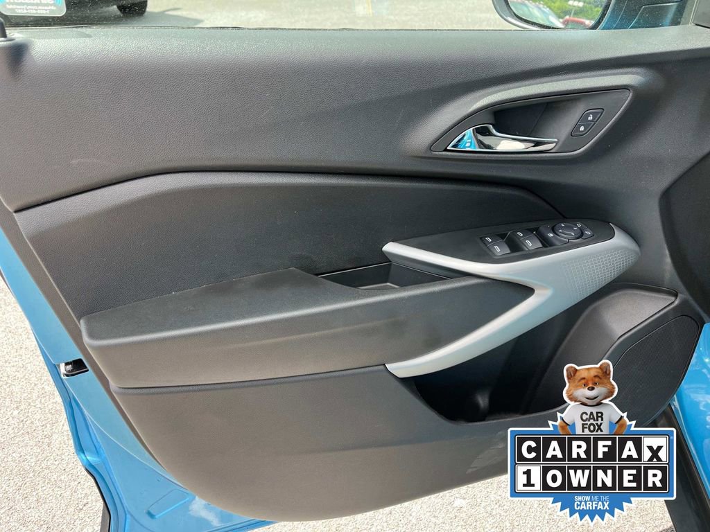 Used 2025 Chevrolet Trax LS image 23