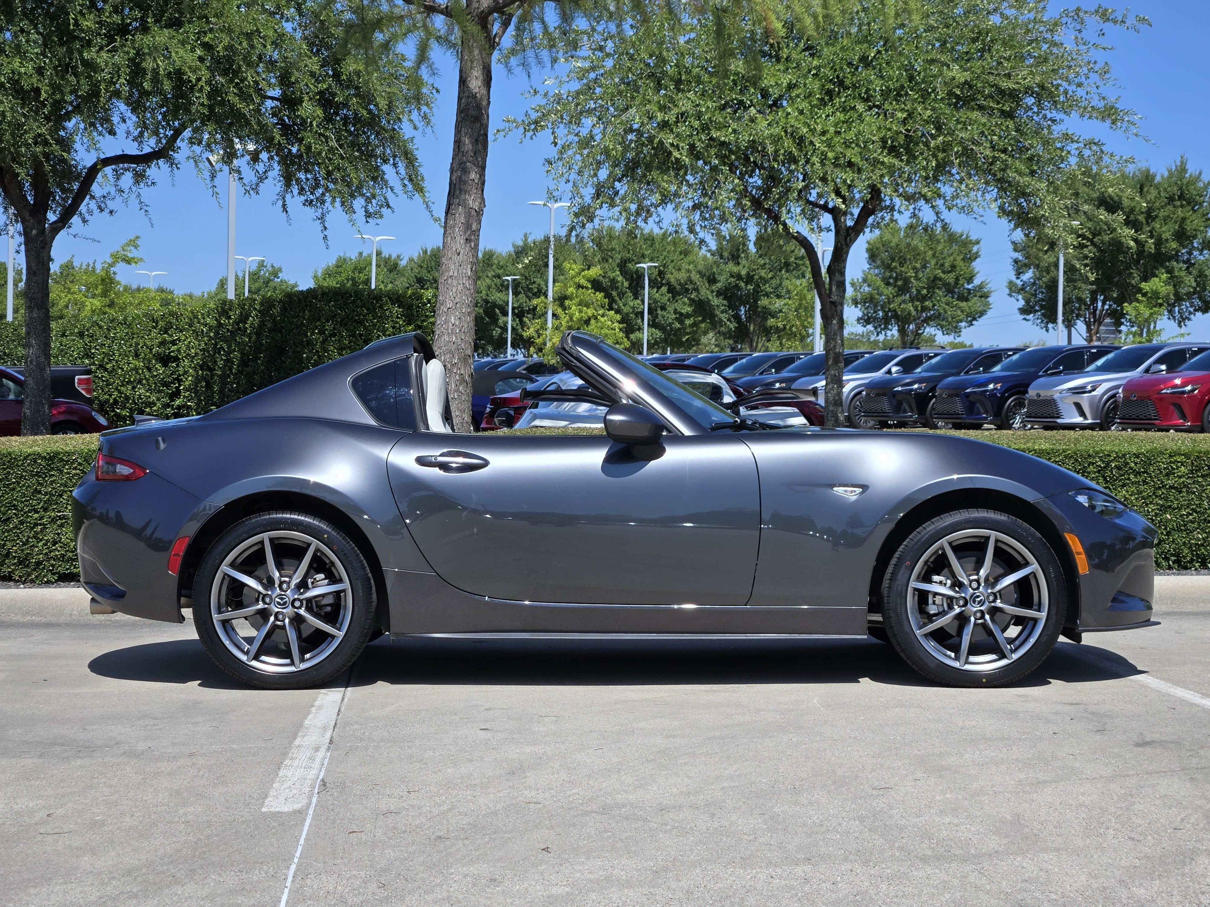 Used 2021 MAZDA MX-5 Miata RF Grand Touring RWD image 5