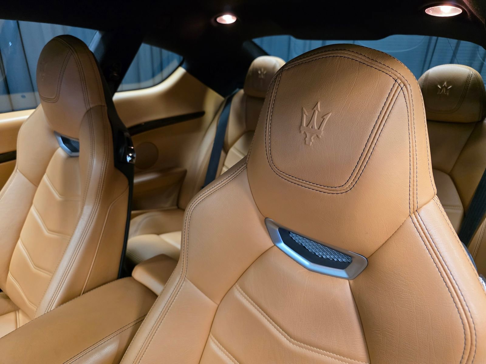 Used 2015 Maserati GranTurismo Sport RWD image 20
