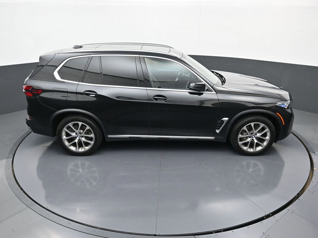 Used 2024 BMW X5 xDrive40i w/ Premium Package image 37