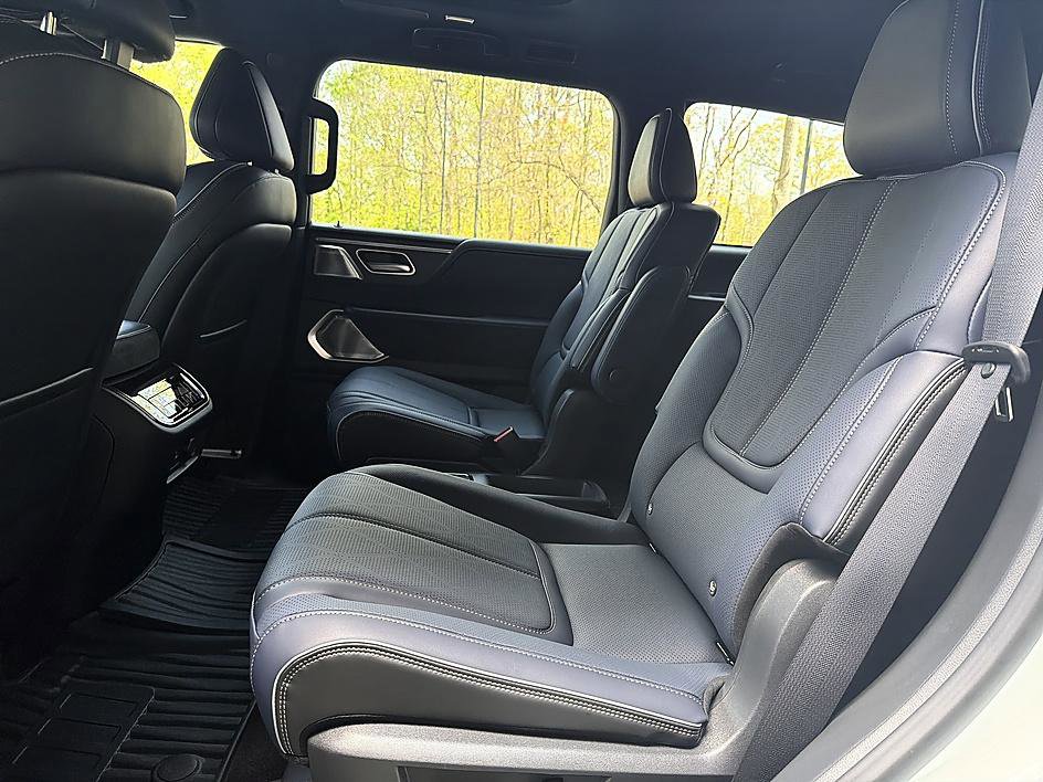 New 2026 INFINITI QX80 4WD image 12