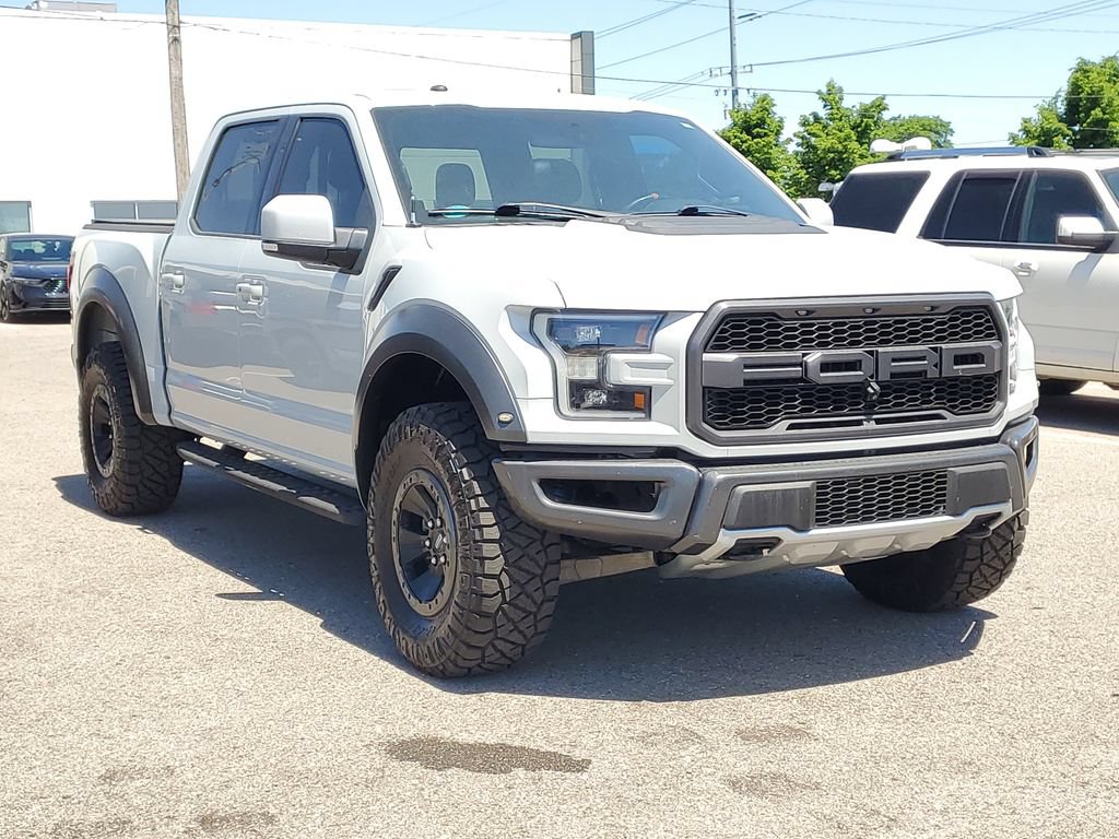 Used 2017 Ford F150 Raptor w/ Equipment Group 802A Luxury AWD/4WD image 4