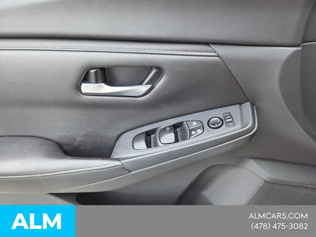 Used 2024 Nissan Sentra SV FWD image 27