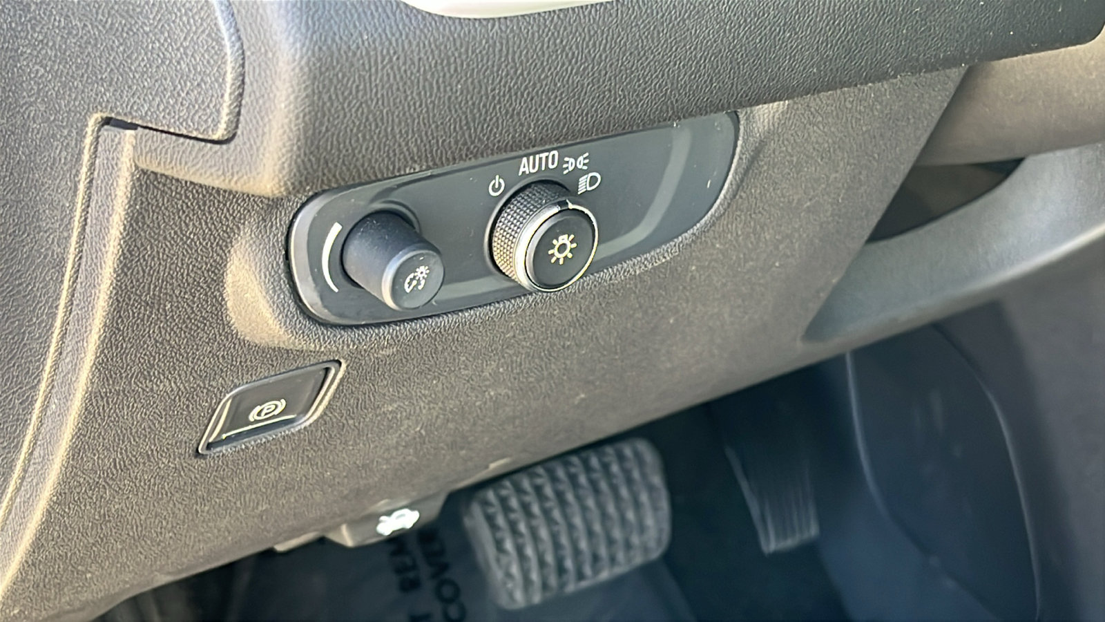 Certified 2024 GMC Terrain SLE image 13