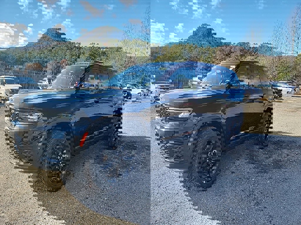 New 2025 Jeep Grand Cherokee Altitude image 1