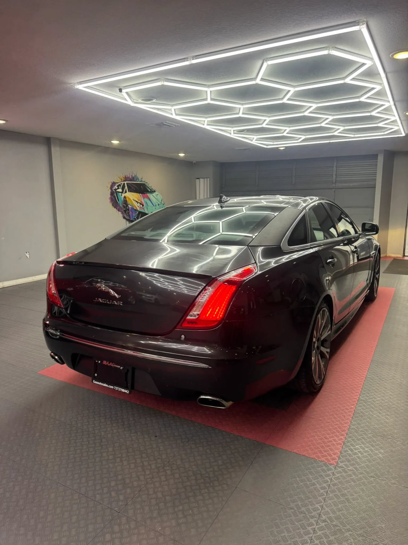 Used 2015 Jaguar XJ RWD image 7