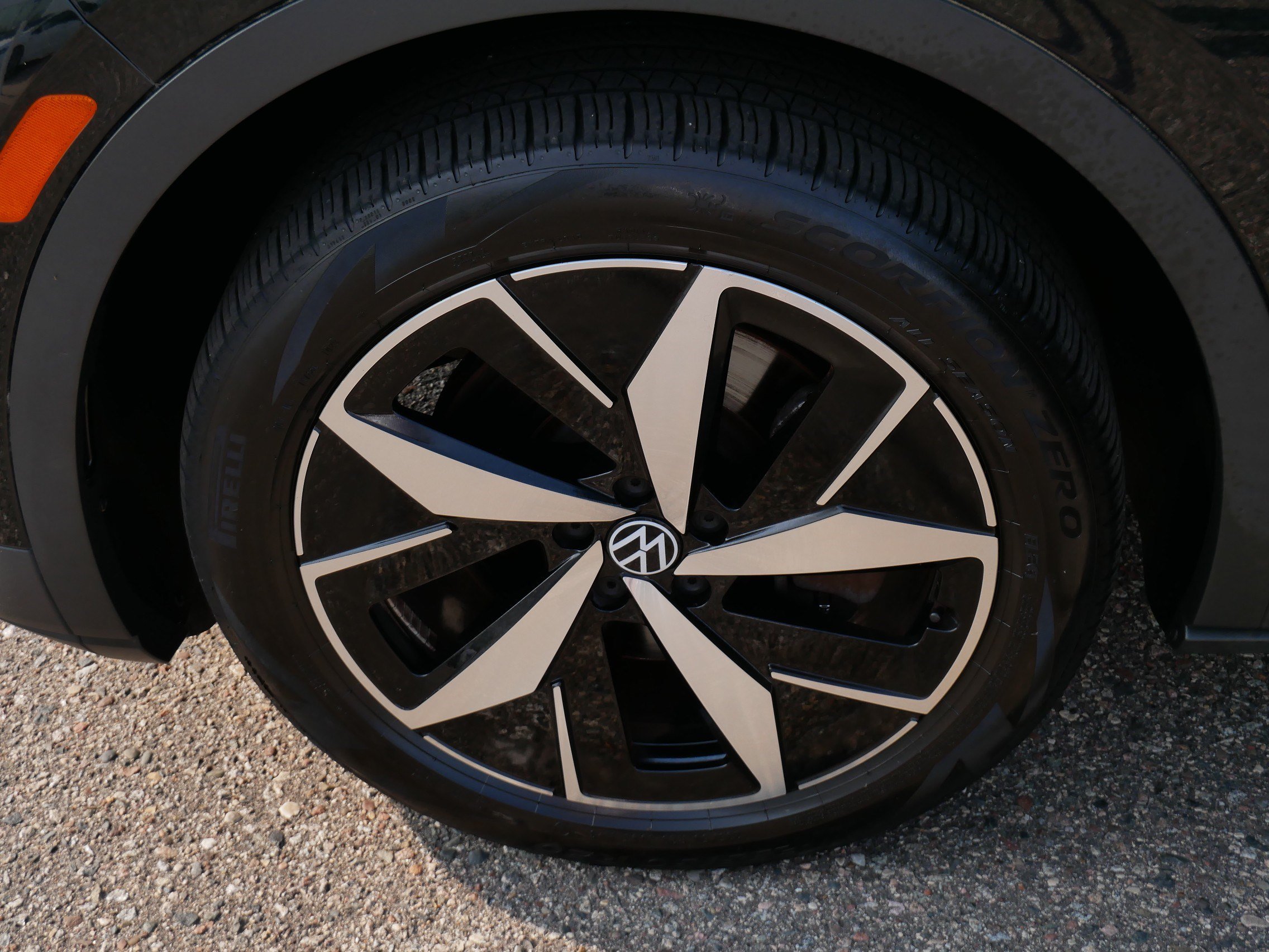 Certified 2023 Volkswagen ID.4 Pro S AWD/4WD image 15
