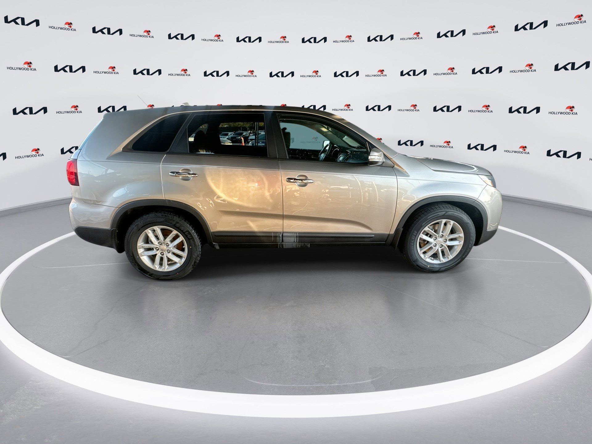 Used 2014 Kia Sorento LX image 9