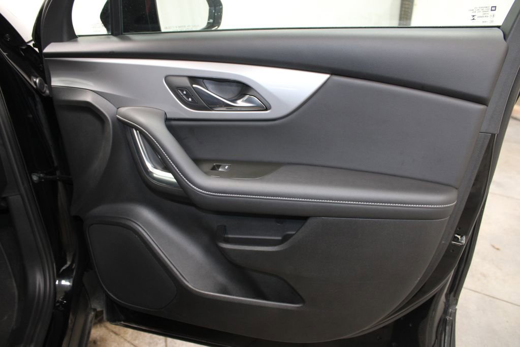 Used 2025 Chevrolet Blazer LT image 23