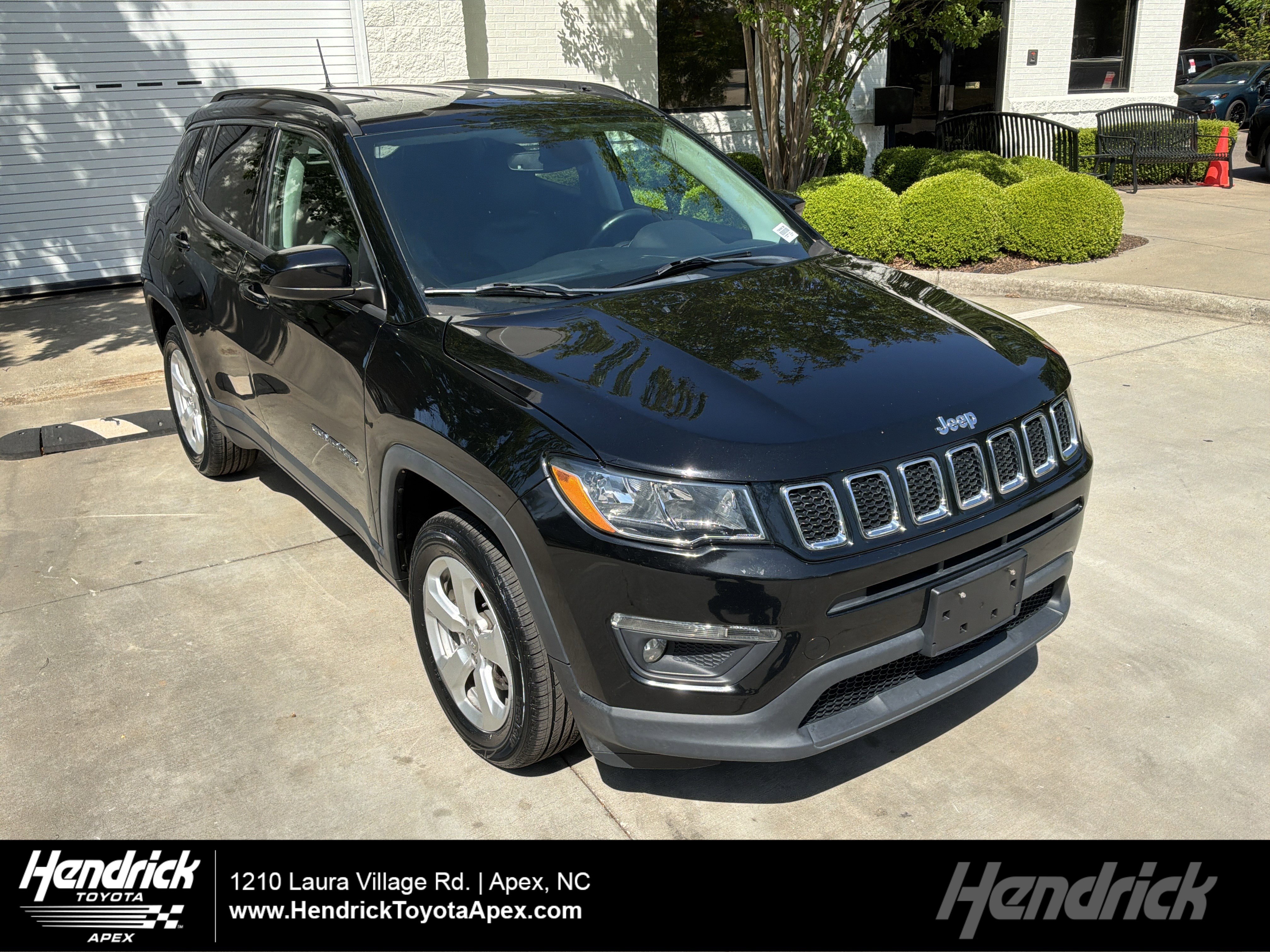 Used 2019 Jeep Compass Latitude w/ Popular Equipment Group image 1