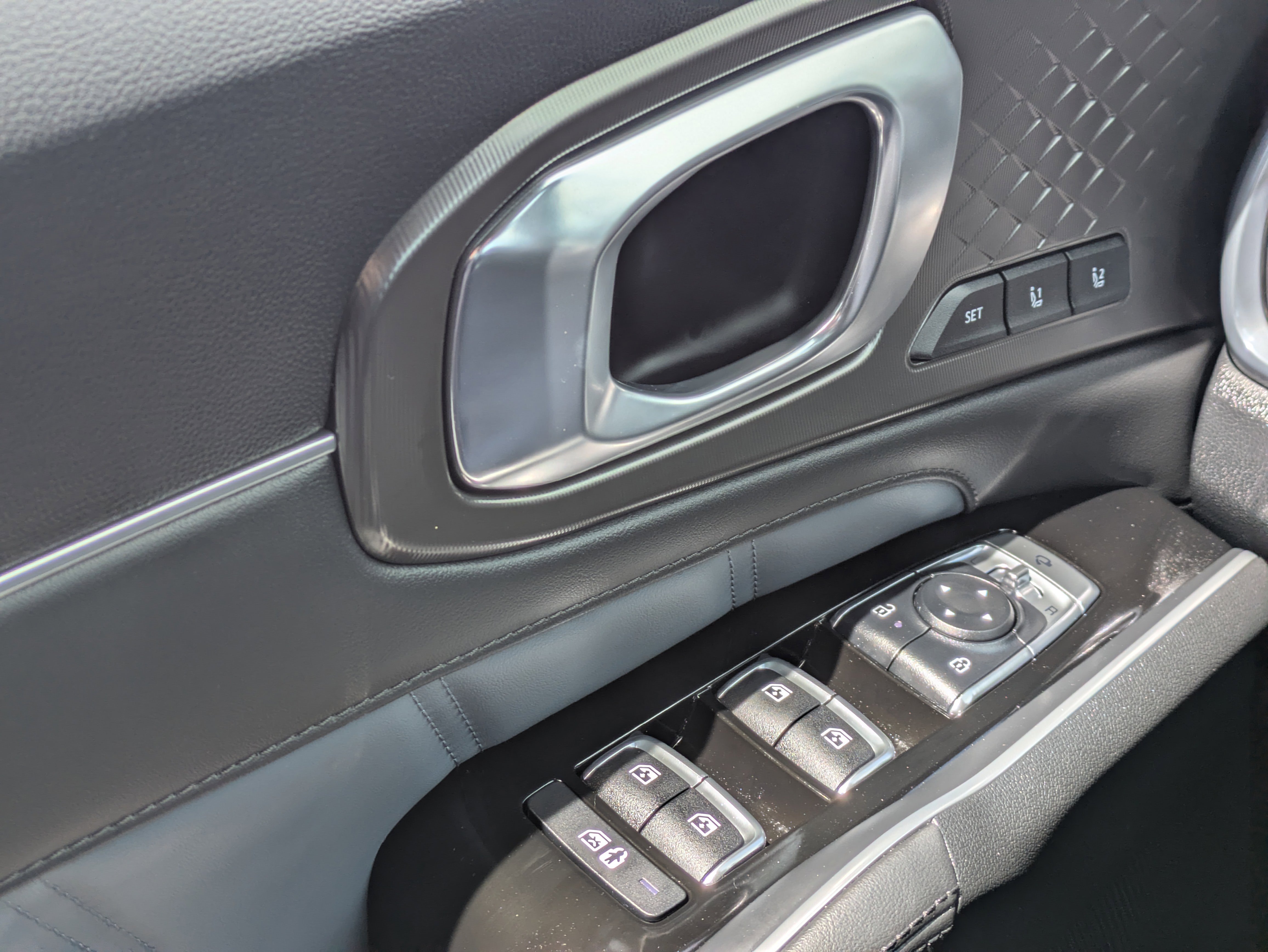 Certified 2025 Kia Sorento SX Prestige image 27