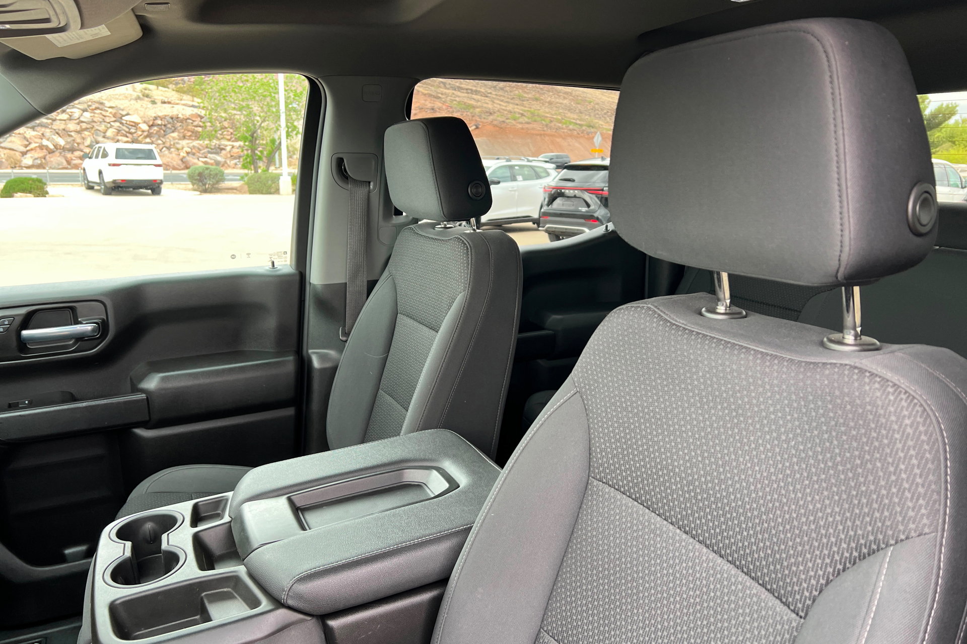 Used 2021 Chevrolet Silverado 1500 Custom Trail Boss w/ LPO, Dark Essentials Package image 17