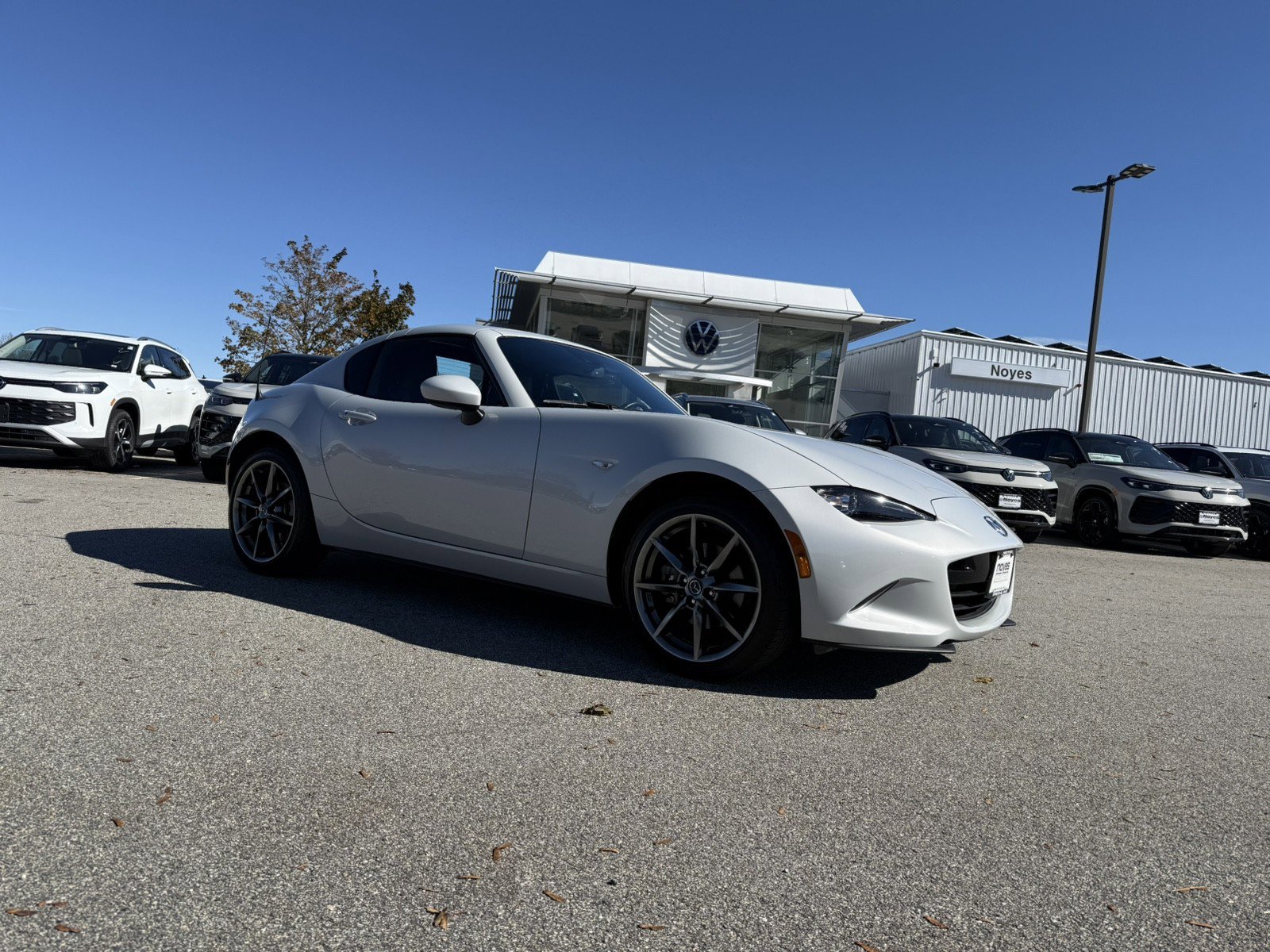 Used 2017 MAZDA MX-5 Miata RF Grand Touring RWD image 3