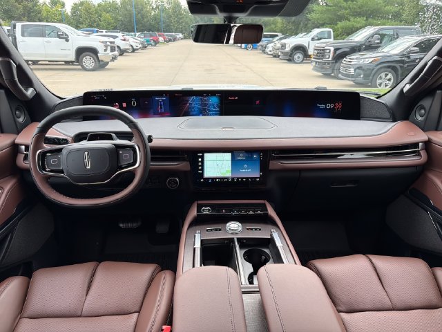 New 2026 Lincoln Navigator Reserve AWD/4WD image 18