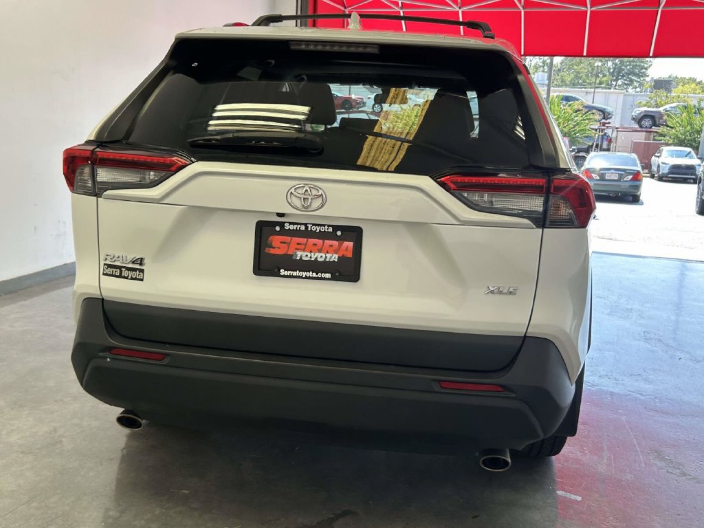 Used 2024 Toyota RAV4 XLE Premium FWD image 4
